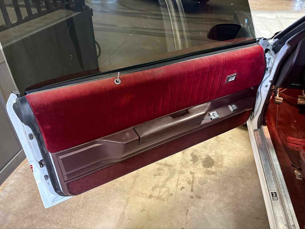 Chevrolet-Monte-Carlo-1987-Coupe-29