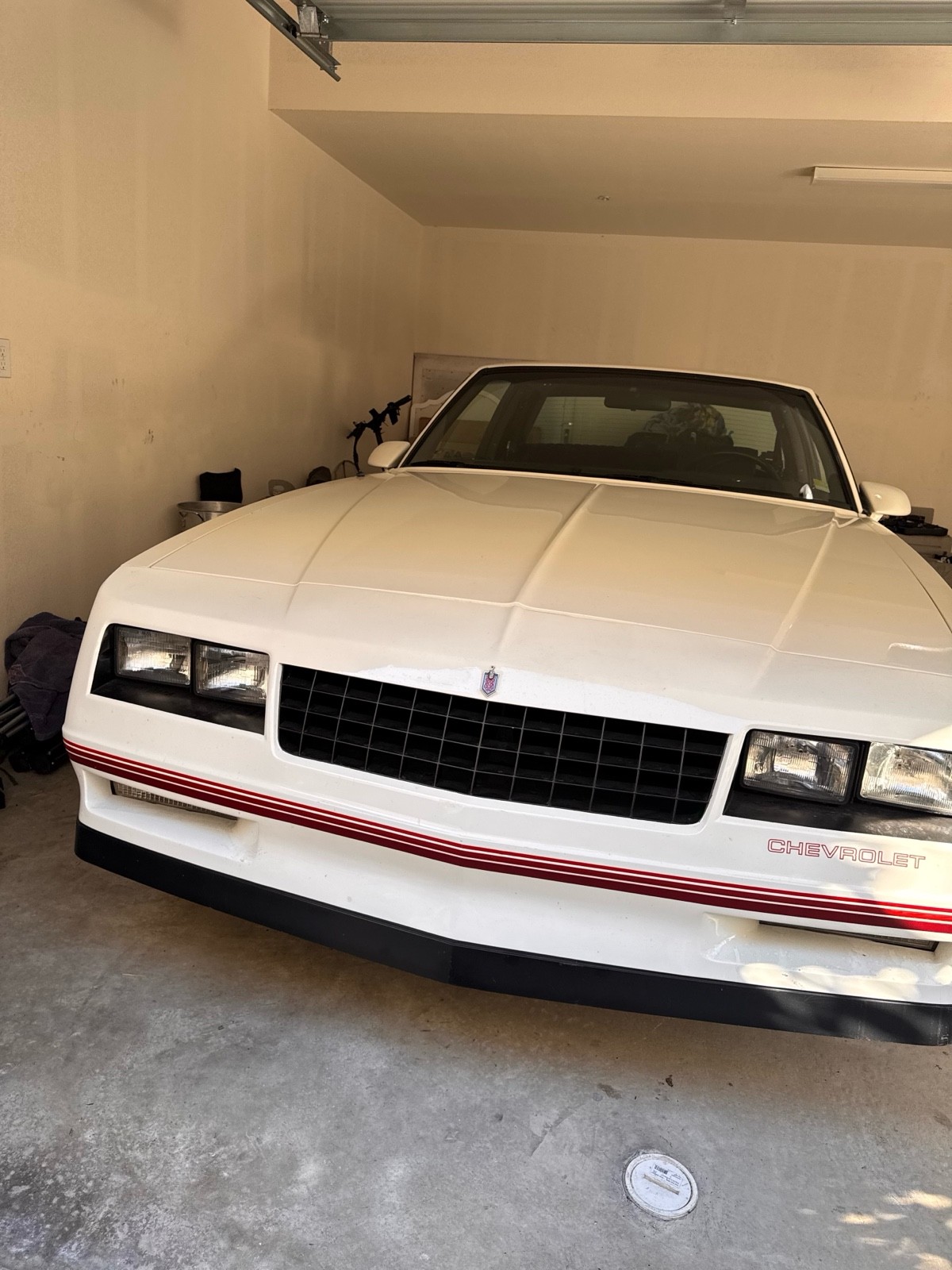 Chevrolet-Monte-Carlo-1988-4