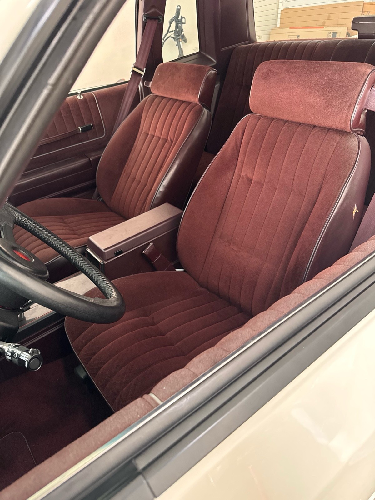 Chevrolet-Monte-Carlo-1988-5