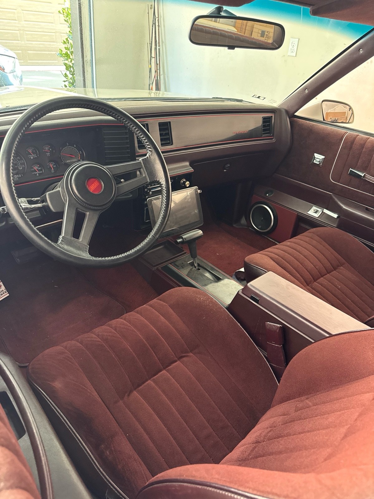 Chevrolet-Monte-Carlo-1988-6