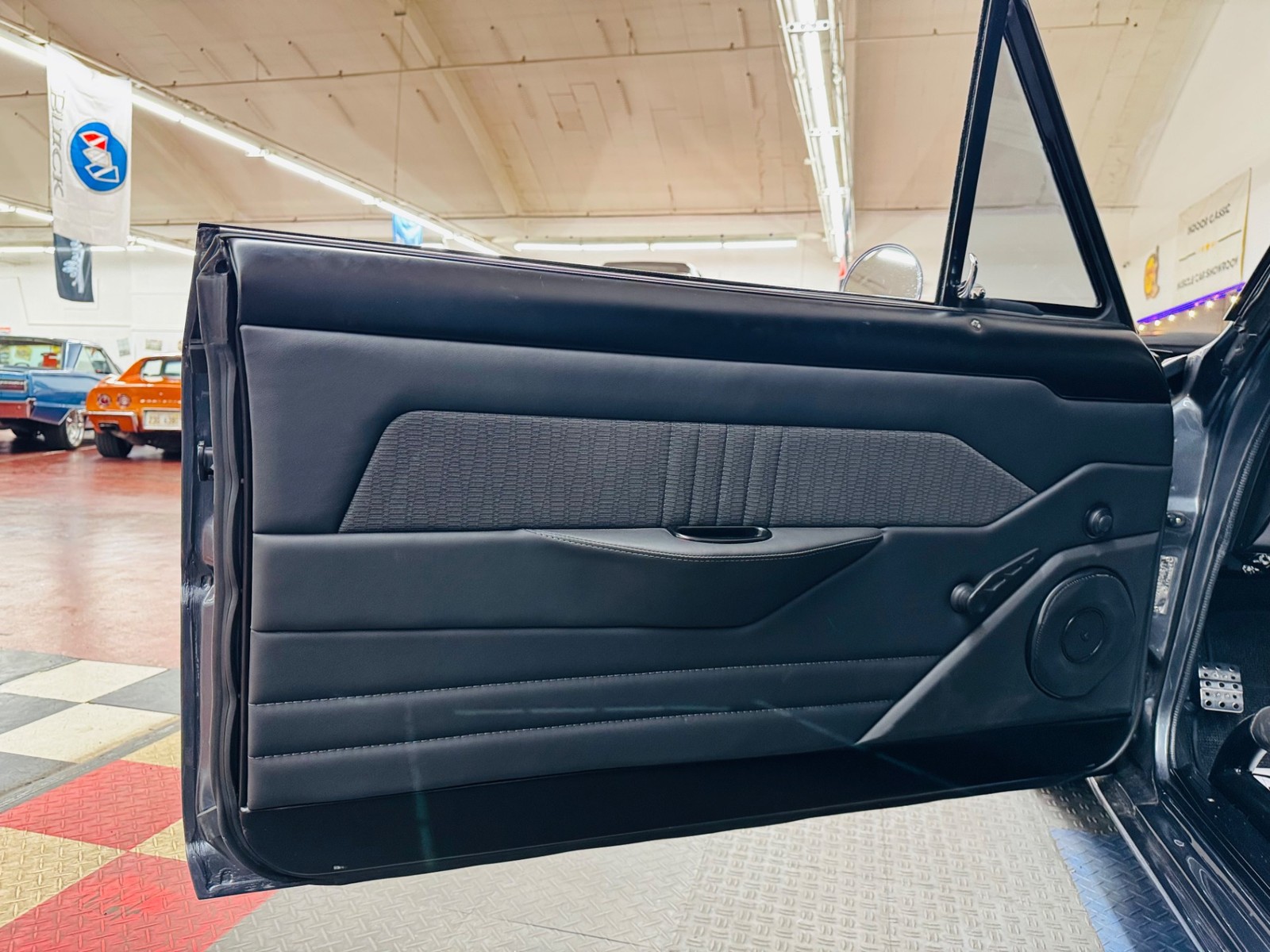 Chevrolet-Nova-1967-2-Door-37