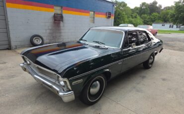 Chevrolet-Nova-1971-Sedan-2