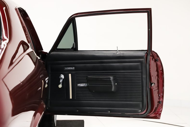 Chevrolet-Nova-1972-Burgundy-Metallic-Black-25
