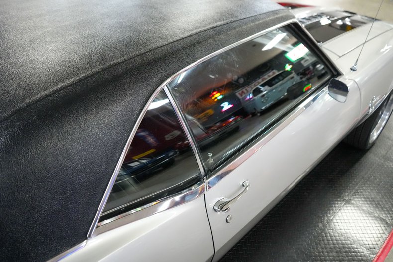 Chevrolet-Other-1968-Silver-Black-12