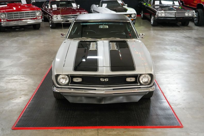 Chevrolet-Other-1968-Silver-Black-26