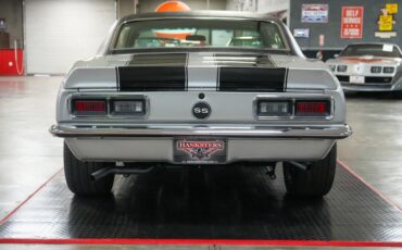 Chevrolet-Other-1968-Silver-Black-30