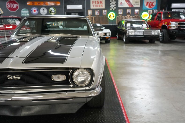 Chevrolet-Other-1968-Silver-Black-36