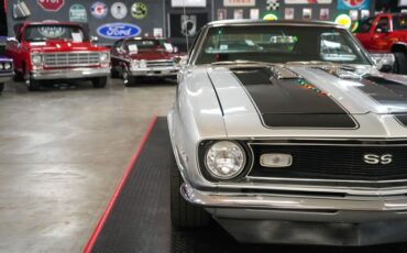 Chevrolet-Other-1968-Silver-Black-37