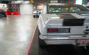 Chevrolet-Other-1968-Silver-Black-43