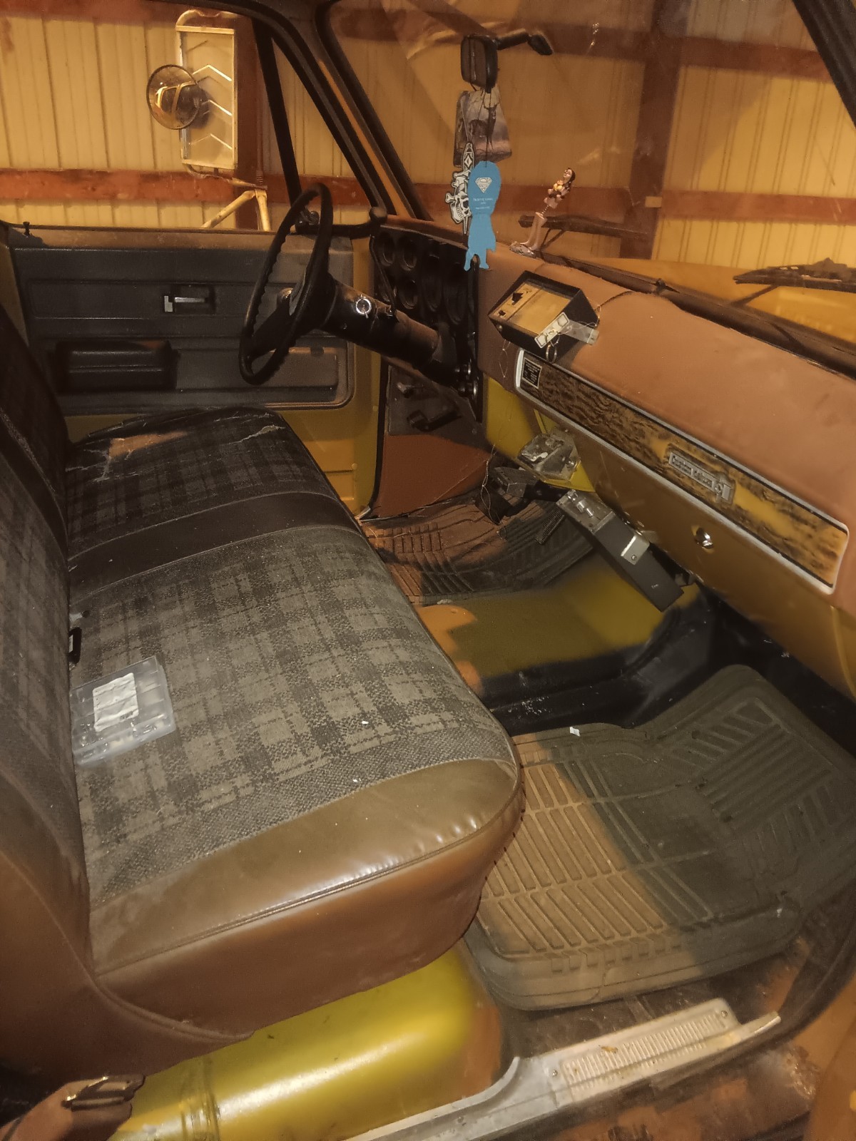 Chevrolet-Other-1975-Crew-Cab-Pickup-2