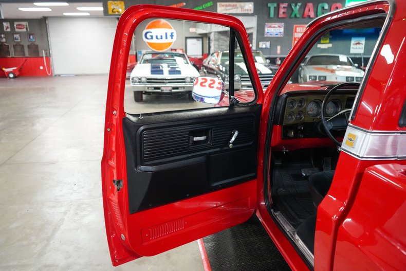 Chevrolet-Other-1977-Red-Black-13