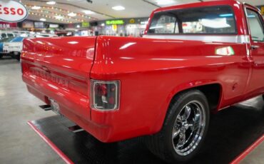 Chevrolet-Other-1977-Red-Black-40