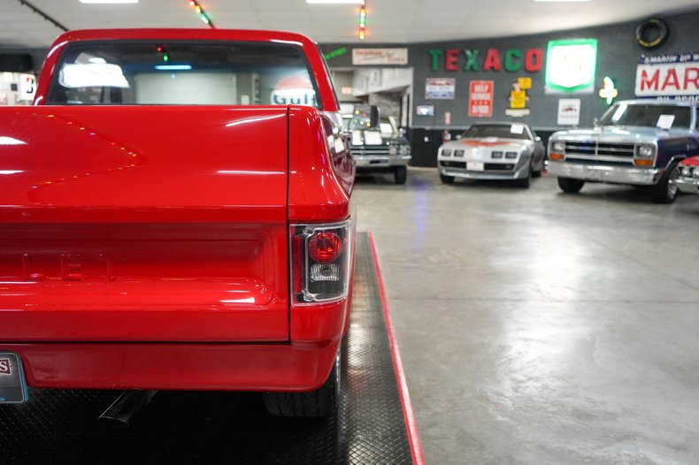 Chevrolet-Other-1977-Red-Black-41