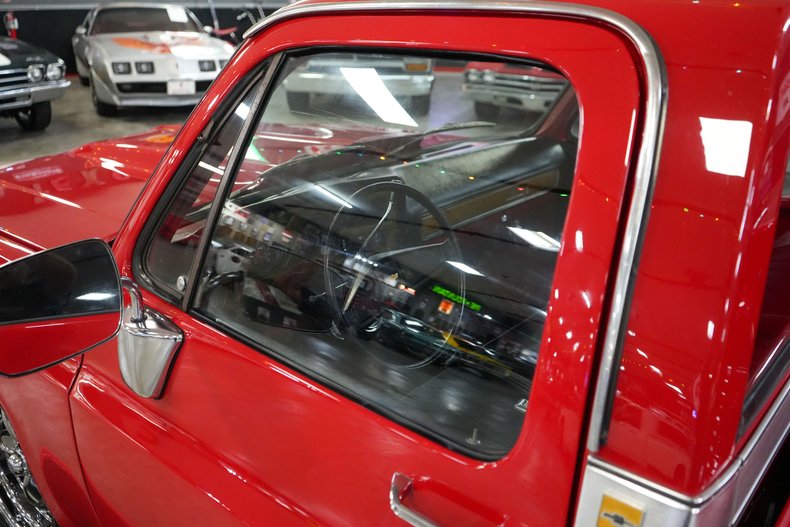 Chevrolet-Other-1977-Red-Black-47