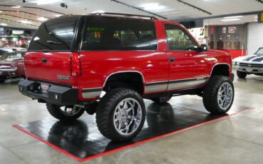 Chevrolet-Other-1995-Red-Gray-15