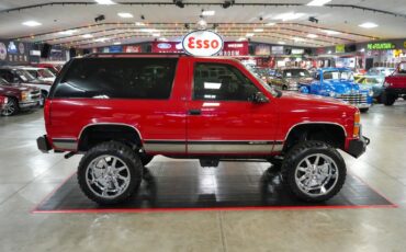 Chevrolet-Other-1995-Red-Gray-21