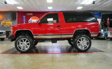 Chevrolet-Other-1995-Red-Gray-23