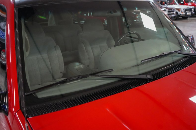 Chevrolet-Other-1995-Red-Gray-28