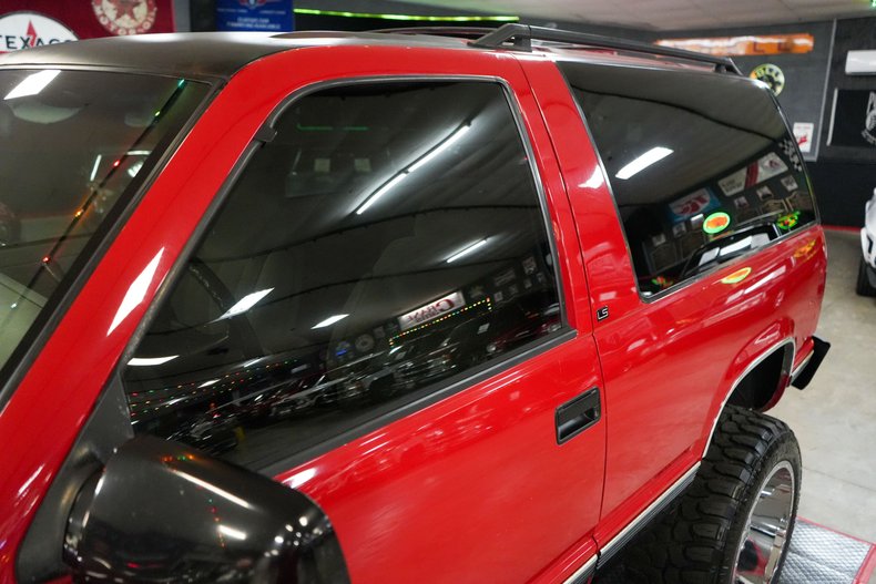 Chevrolet-Other-1995-Red-Gray-31