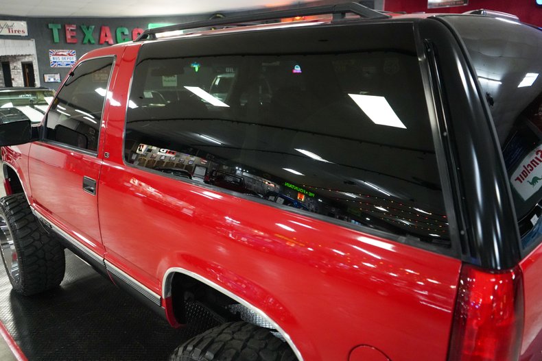 Chevrolet-Other-1995-Red-Gray-32