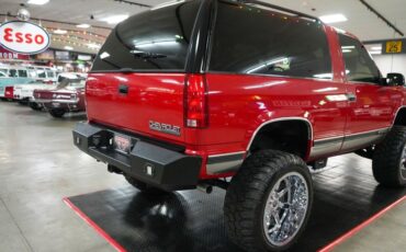 Chevrolet-Other-1995-Red-Gray-33