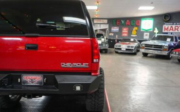 Chevrolet-Other-1995-Red-Gray-34