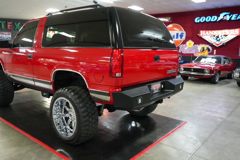 Chevrolet-Other-1995-Red-Gray-35