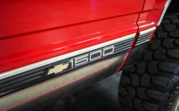 Chevrolet-Other-1995-Red-Gray-38