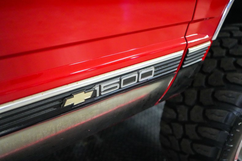 Chevrolet-Other-1995-Red-Gray-38