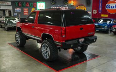 Chevrolet-Other-1995-Red-Gray-43