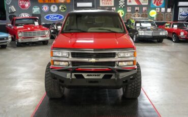 Chevrolet-Other-1995-Red-Gray-46
