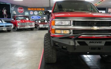 Chevrolet-Other-1995-Red-Gray-47