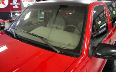 Chevrolet-Other-1995-Red-Gray-8