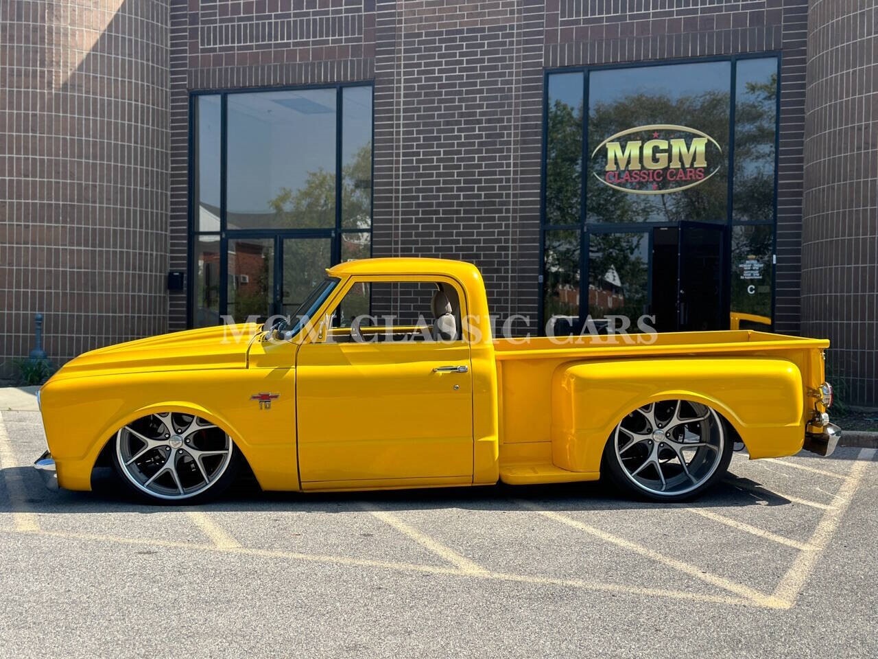 Chevrolet-Other-Pickups-1969-Pickup-Truck-2