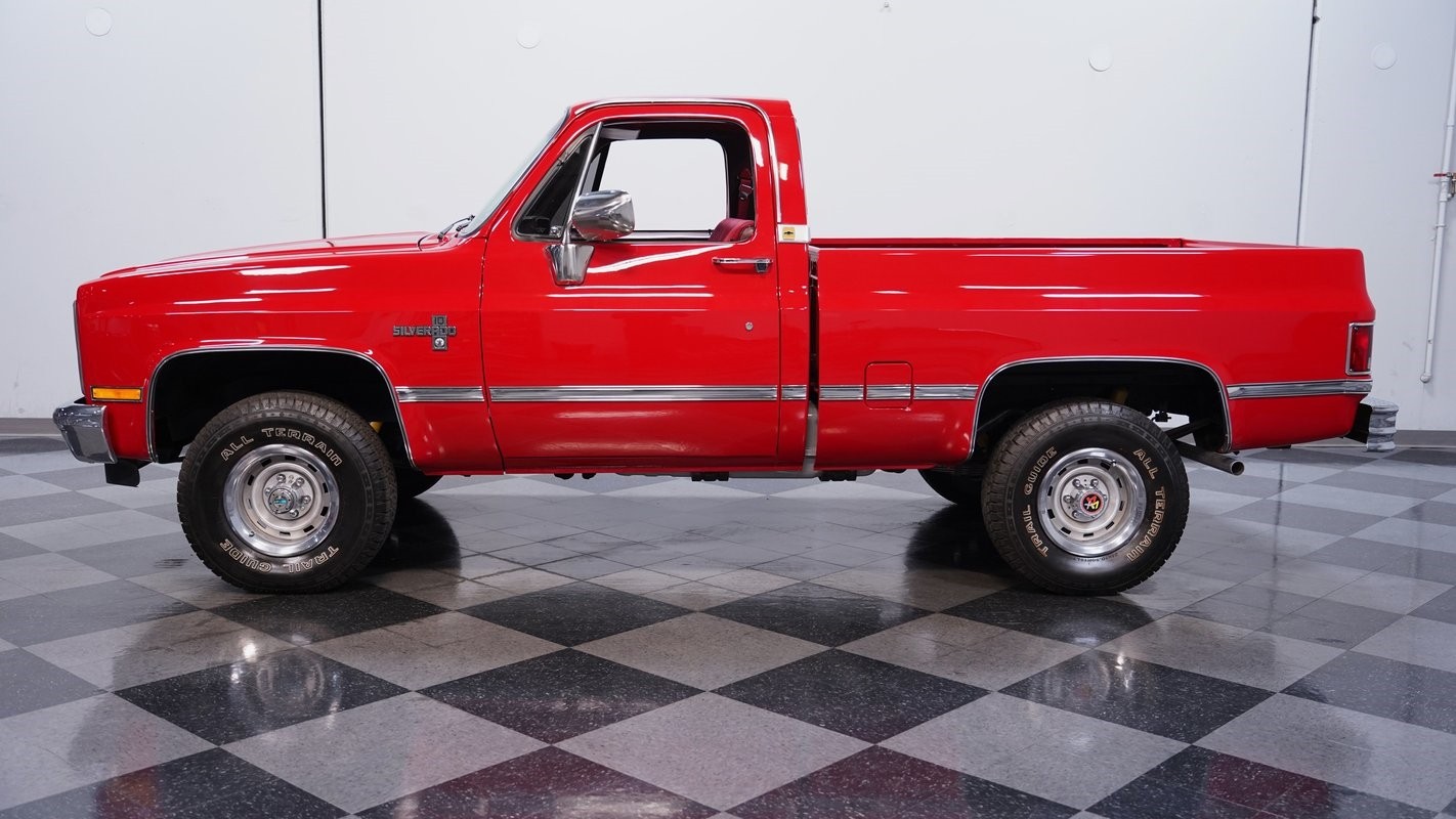 Chevrolet-Other-Pickups-1984-Pickup-Truck-2