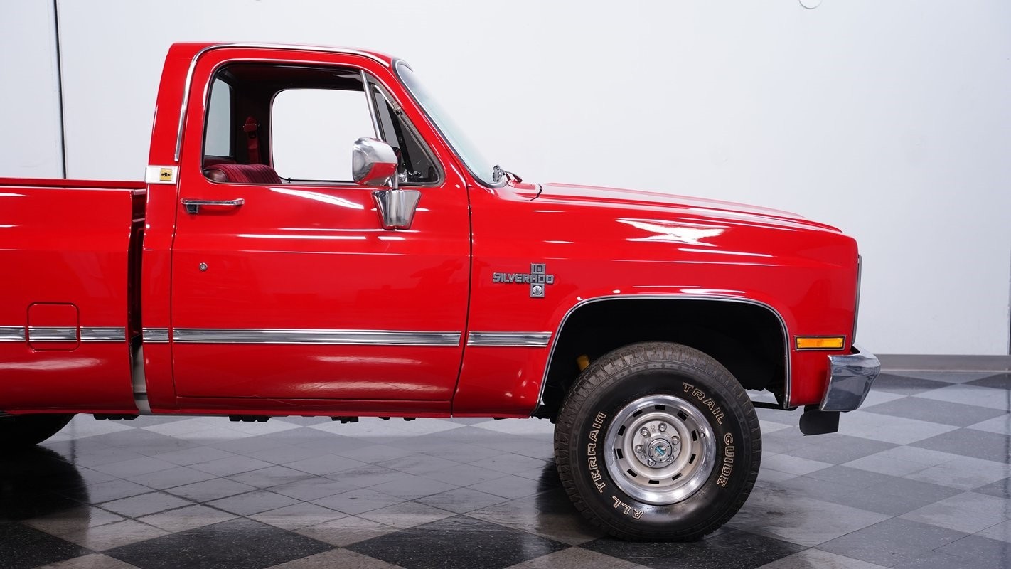 Chevrolet-Other-Pickups-1984-Pickup-Truck-24