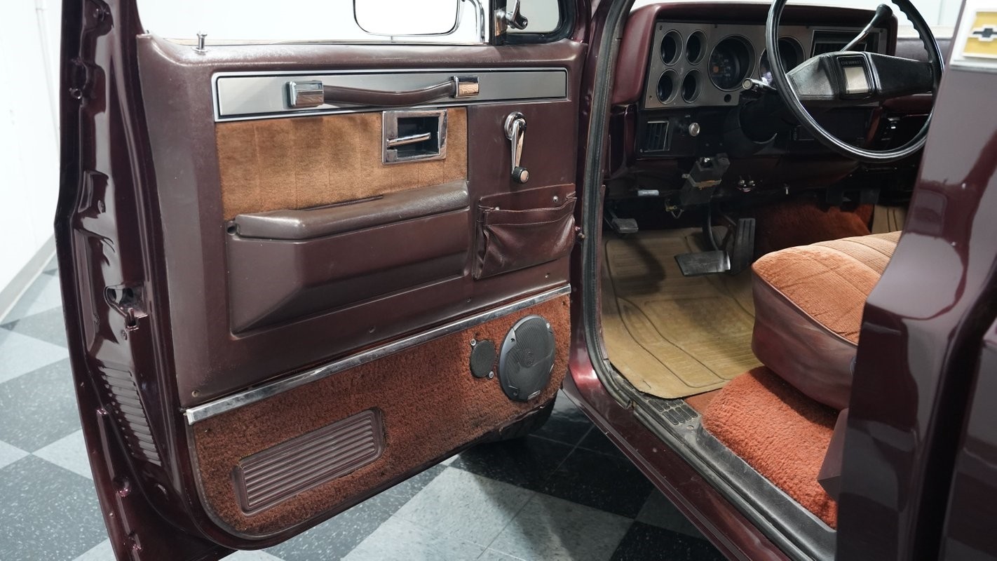 Chevrolet-Other-Pickups-1984-Pickup-Truck-27