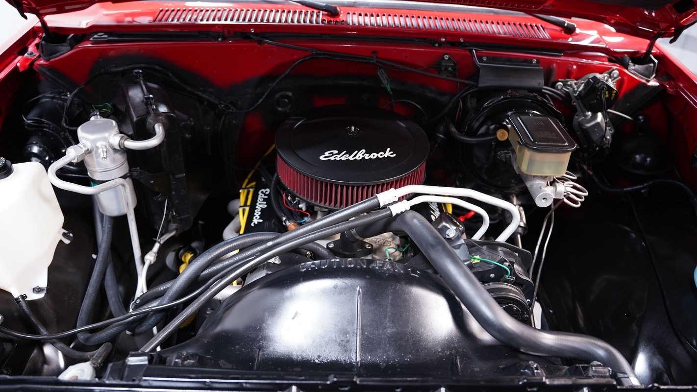 Chevrolet-Other-Pickups-1984-Pickup-Truck-3