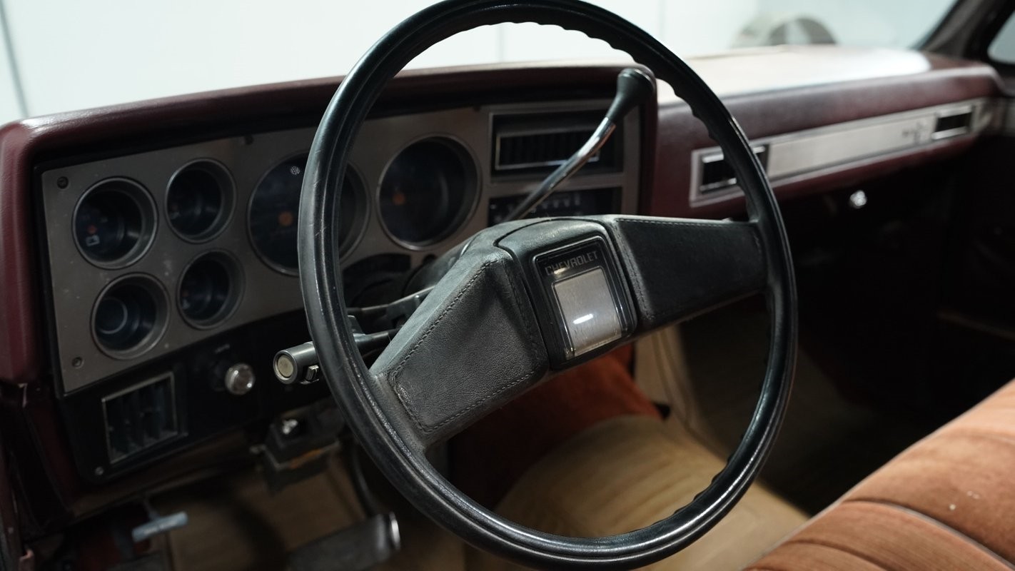 Chevrolet-Other-Pickups-1984-Pickup-Truck-30