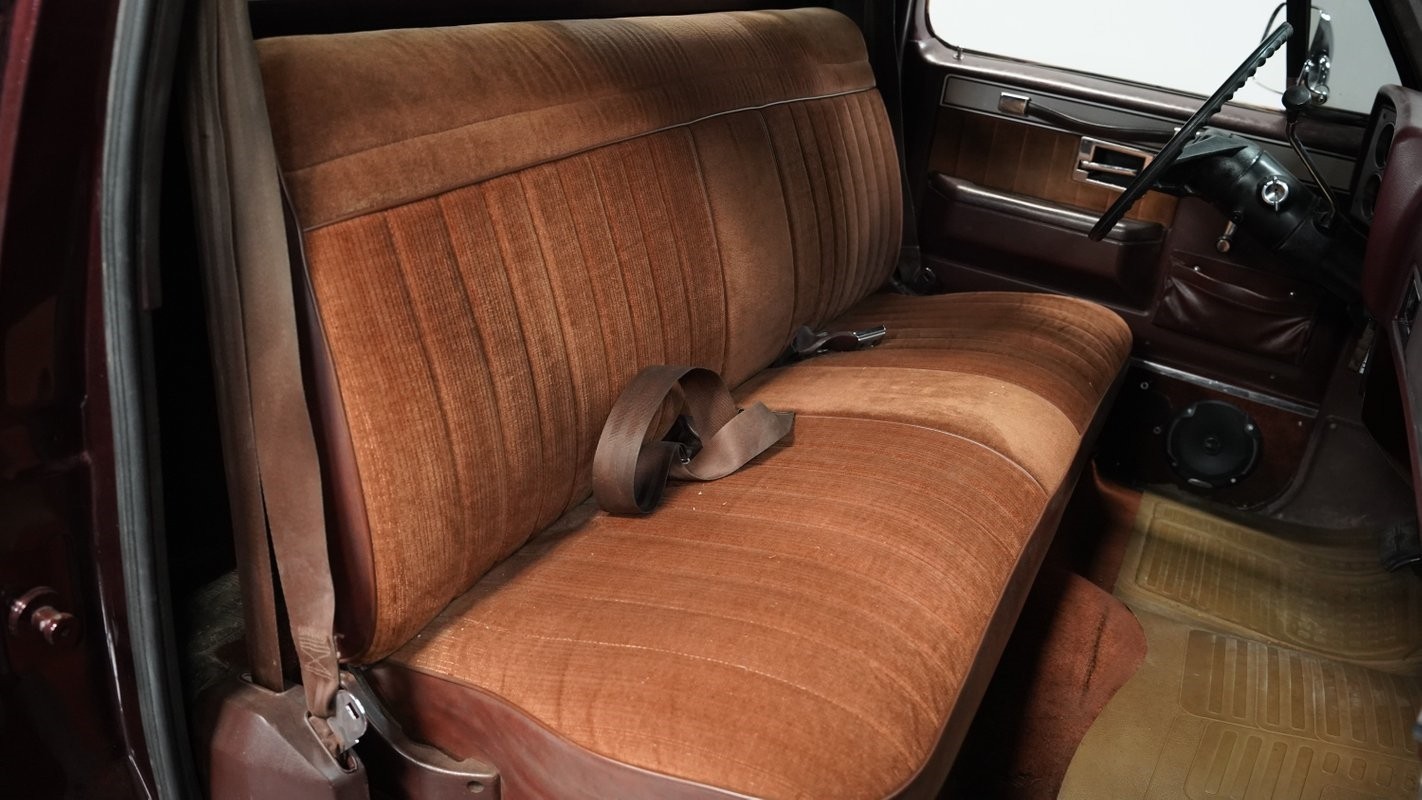 Chevrolet-Other-Pickups-1984-Pickup-Truck-35