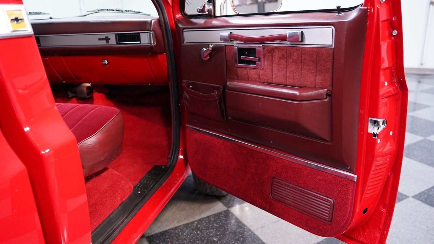 Chevrolet-Other-Pickups-1984-Pickup-Truck-38