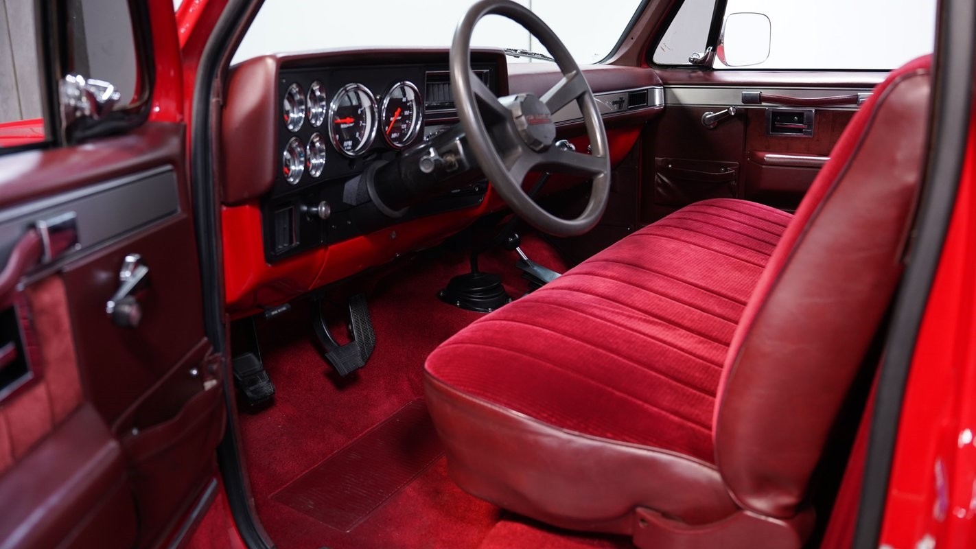 Chevrolet-Other-Pickups-1984-Pickup-Truck-4