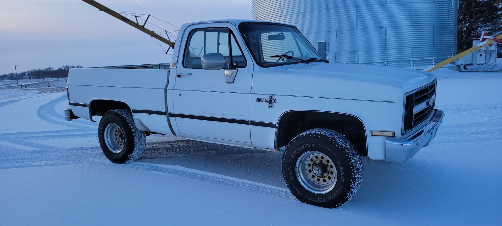 Chevrolet-Other-Pickups-1985-Standard-Cab-Pickup-2