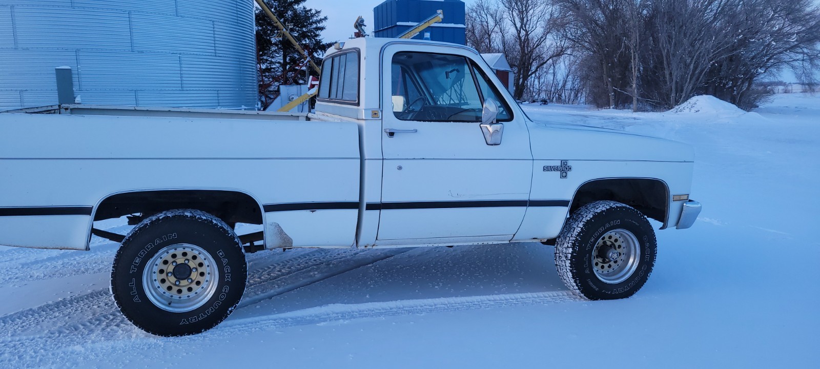 Chevrolet-Other-Pickups-1985-Standard-Cab-Pickup-3