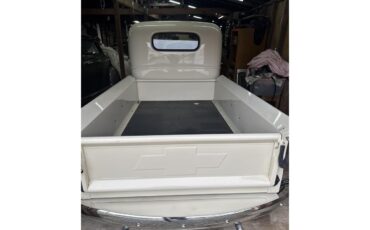 Chevrolet-Pickup-1946-White-Black-1