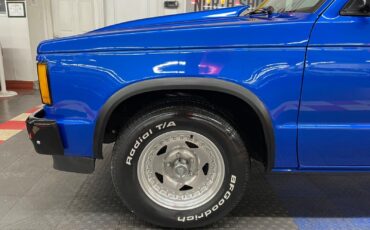 Chevrolet-S-10-1983-Standard-Cab-Pickup-14