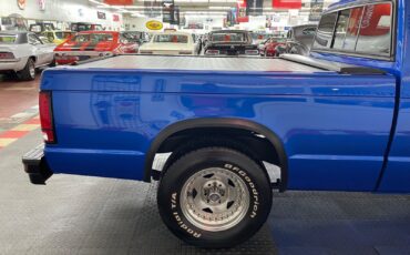 Chevrolet-S-10-1983-Standard-Cab-Pickup-20