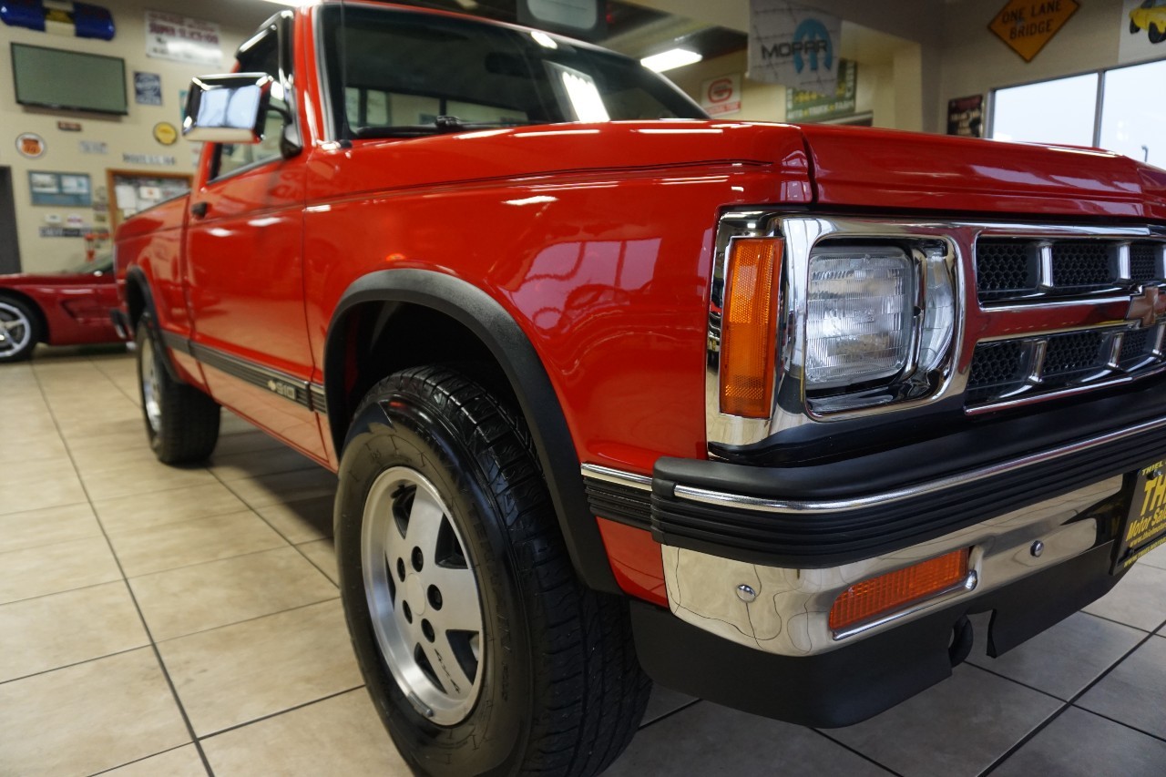 Chevrolet-S-10-1991-Standard-Cab-Pickup-12