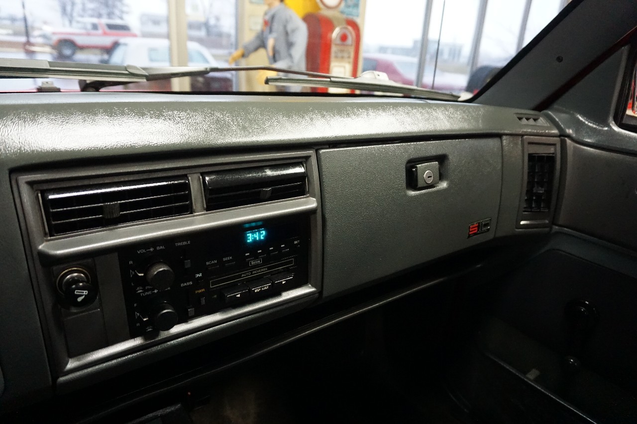 Chevrolet-S-10-1991-Standard-Cab-Pickup-24