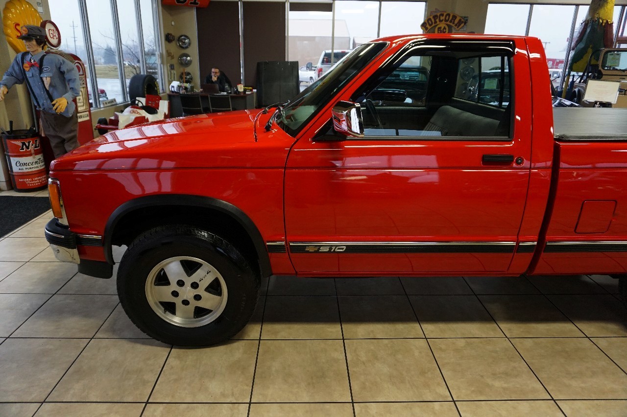 Chevrolet-S-10-1991-Standard-Cab-Pickup-34